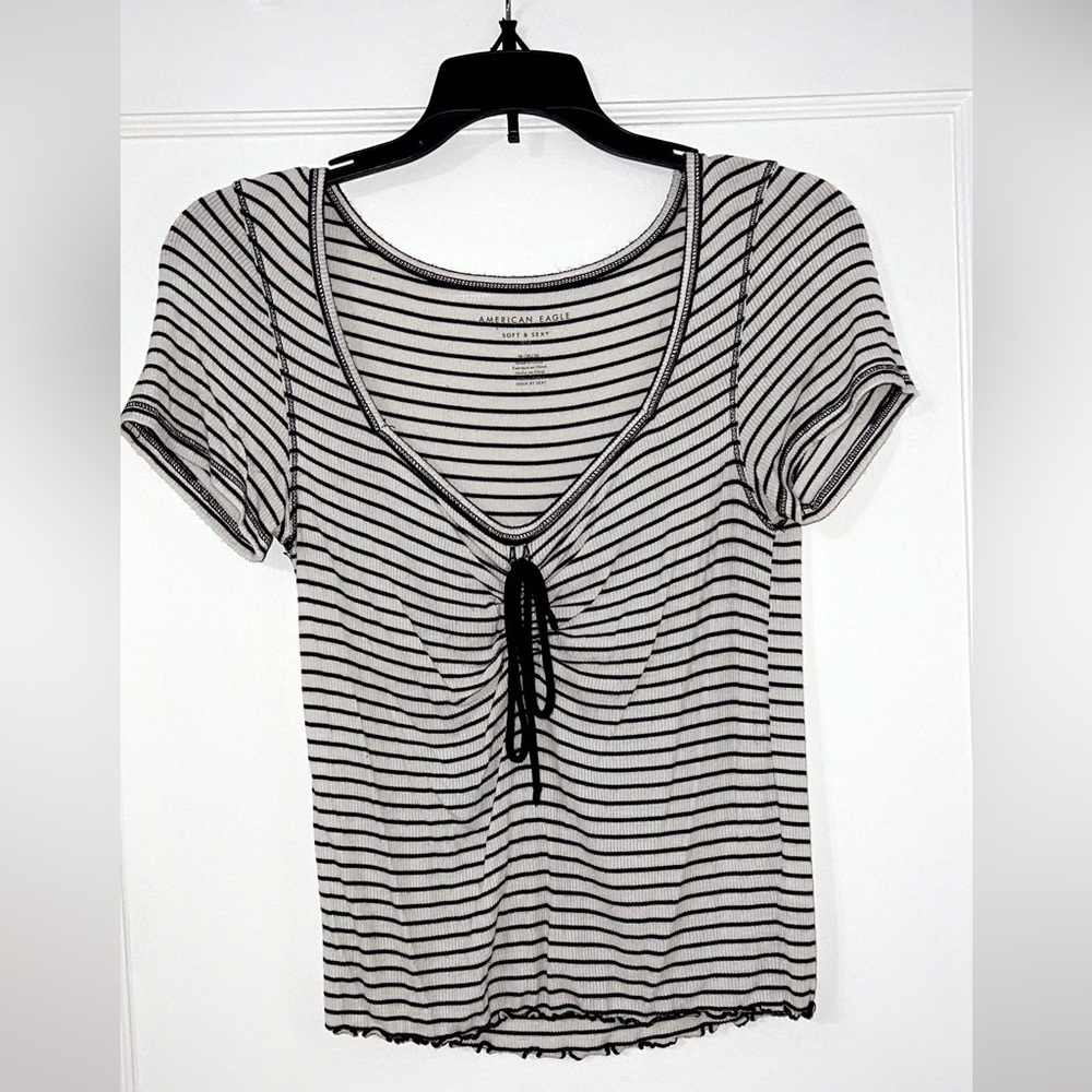 American Eagle white&black striped shirt